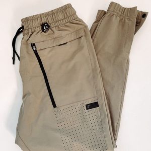 NWOT Men’s Gymshark Cargo Tech Bottoms